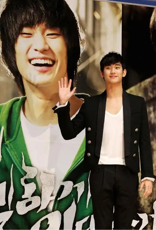 28,金秀贤和金秀贤的新电影「real」来了 [2745]收藏该贴已收藏