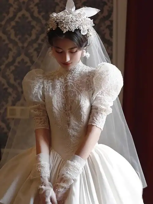 主婚婚纱2021新款新娘法式简约缎面复古宫廷婚纱