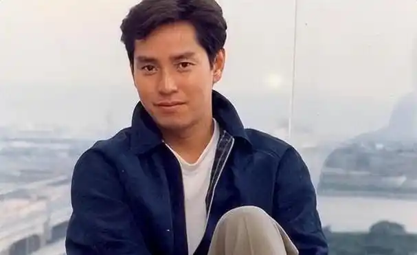 已经74岁的"渣男鼻祖"谭咏麟,总算为自己的"潇洒"付出代价