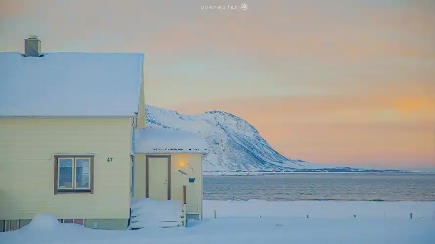 国外静谧冬日雪景高清桌面壁纸