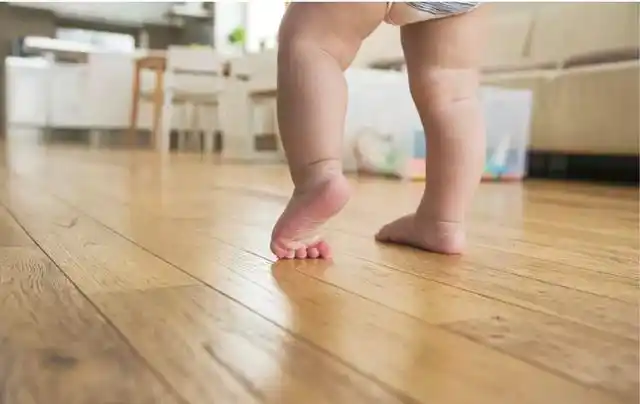 孩子走路老摔跤可能是内八字足惹的祸