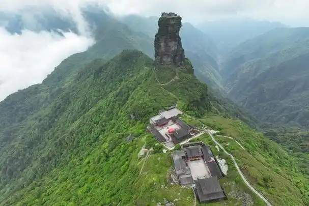 去贵州跟团旅游五天需要多少钱,去贵州梵净山请一个导游要多少钱