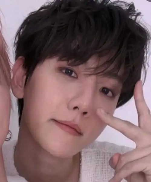 kim】伴舞ins更新 伯贤儿和伴舞合影 好漂亮哦