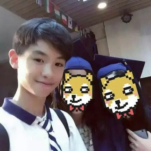 偶像练习生 justin黄明昊 小时候