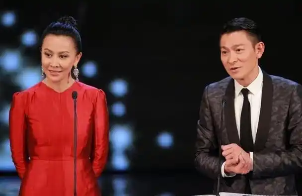 刘嘉玲大婚请半个娱乐圈,唯独不请刘德华,天王的回应真机智!