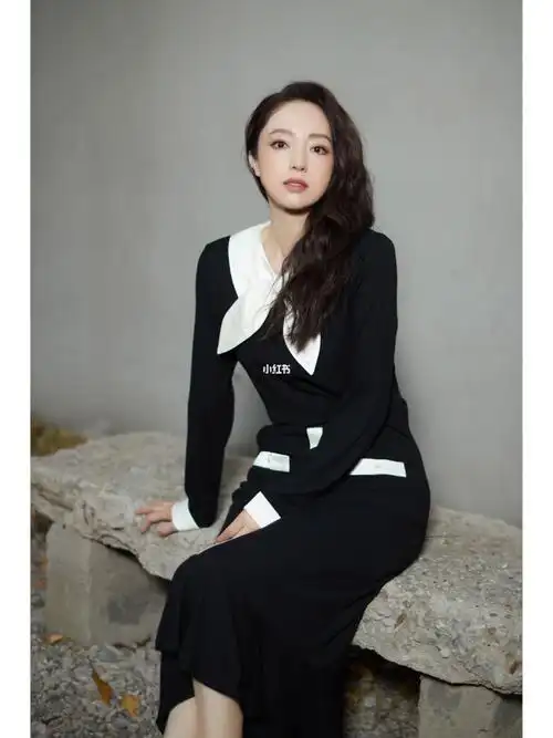 xandra#每日穿搭  #明星同款  #时尚穿搭  #黑白穿搭  #xandra  #董璇