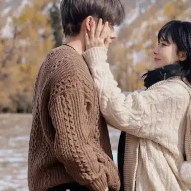 qq情侣头像2021年最流行,数量较多共计24张