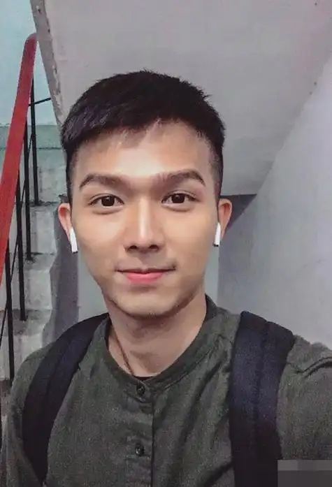 男生两边铲帅气短发欣赏英俊帅气的男生短发打造