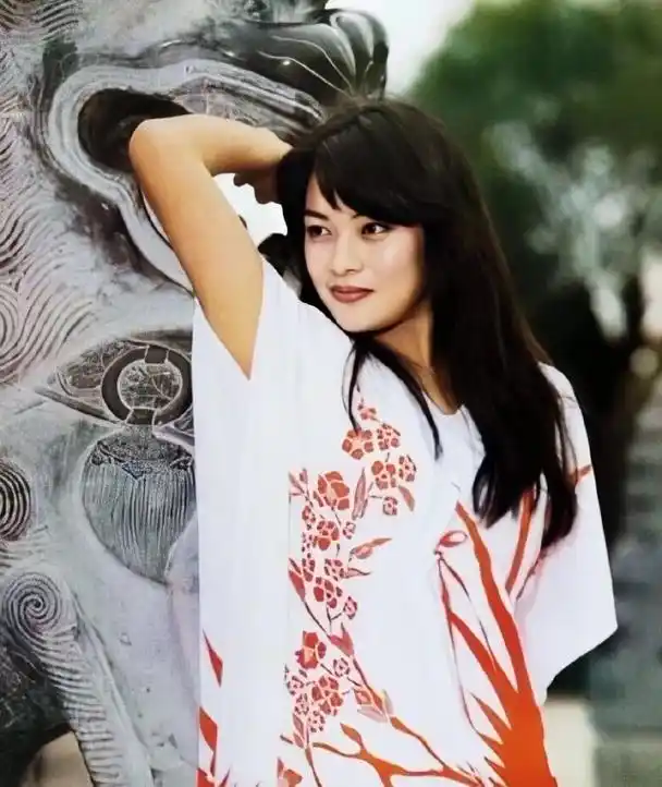 原创曾和巩俐竞选红高粱一角被称为中戏金花史可年轻时太迷人