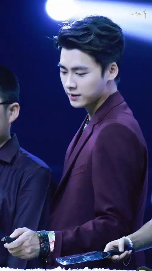 峰启新一岁,事事常安乐##祝李易峰0504生日快乐