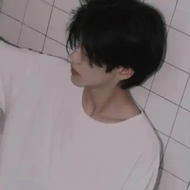 帅气撩人高冷男头-男生头像 - 壁纸之家