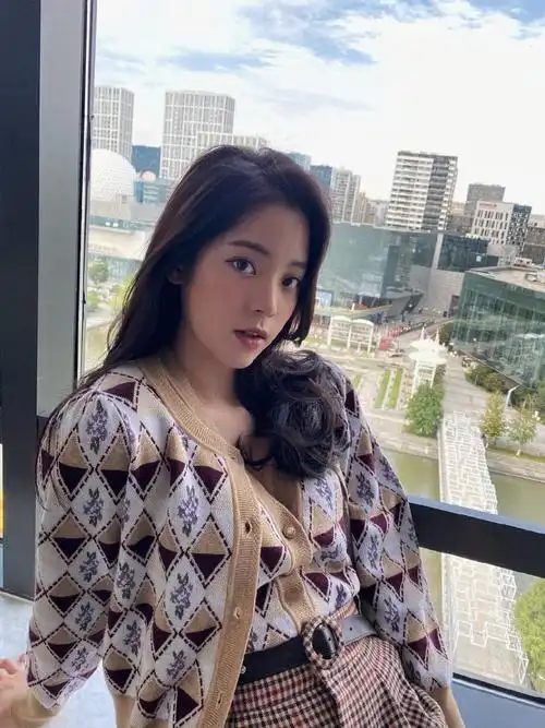 欧阳娜娜太平鸟服装俏皮图片13