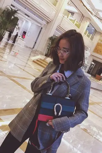 薇姬桑妮明星杨幂同款包包新款女包韩版百搭拼接宽肩带单肩斜挎手提包