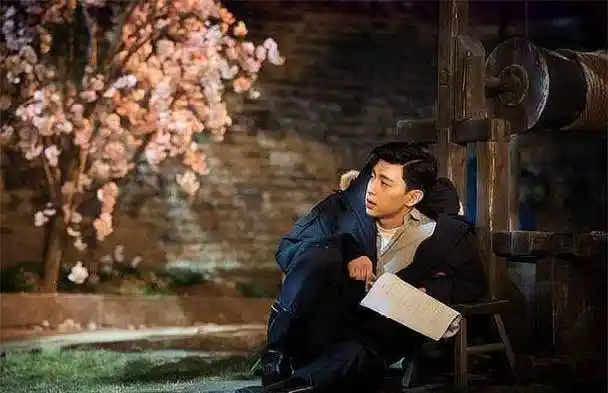 邓伦新剧即将开播,亮点不仅在于和女主的虐恋,还有他的民国造型_少爷