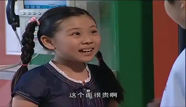 家有儿女,小雨忽悠璐璐,这小女孩太单纯了