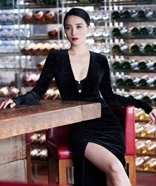 宋佳:游离于两个已婚男人之间,43岁的她到底想要什么