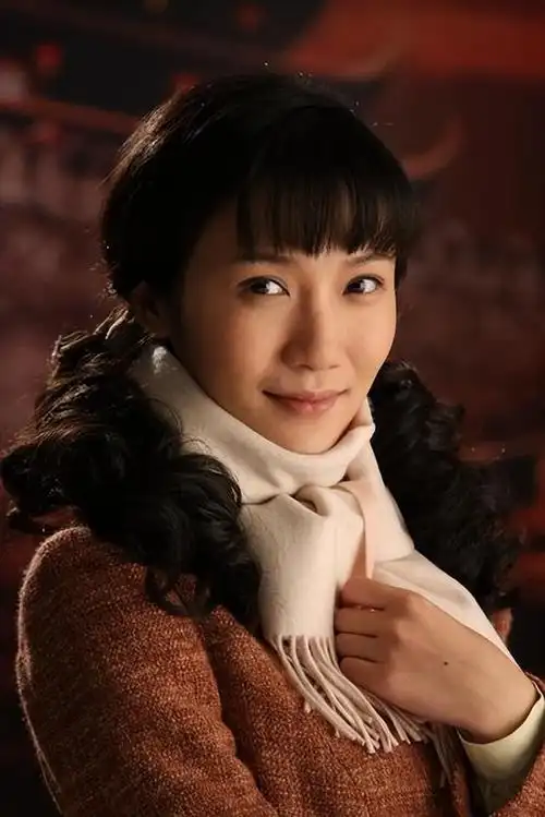 演员王黎雯为杨烁放弃事业婚后生一儿一女一家四口幸福甜蜜