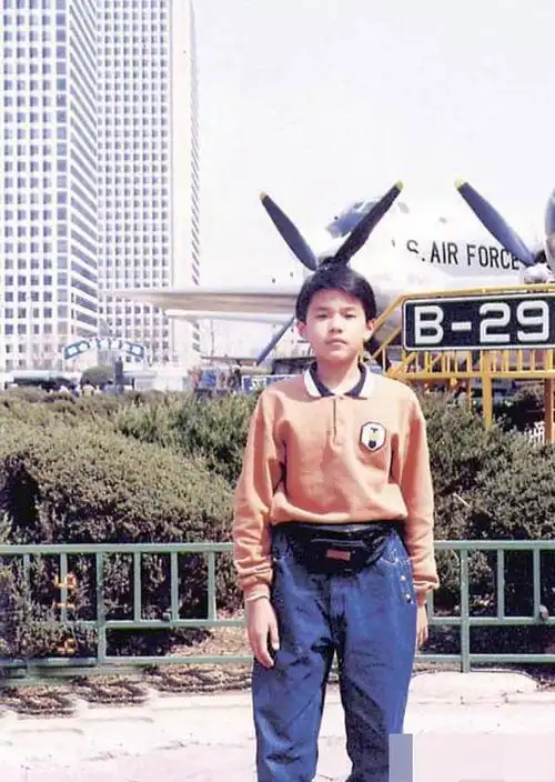 [青春照相馆]周杰伦罕见旧照:一段青春的回忆