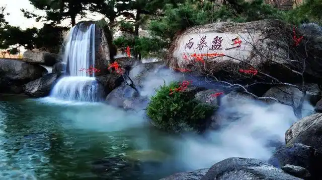 位于天津市蓟县西北15公里处的天津盘山风景名胜区,是国家级风景名胜