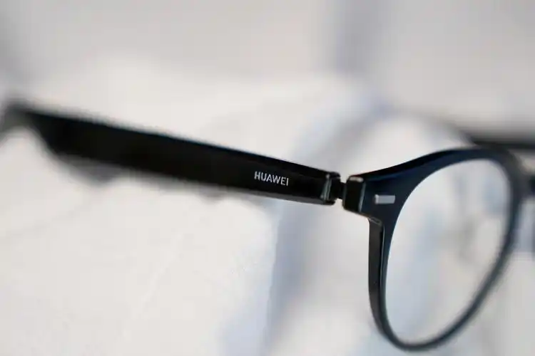 华为首款鸿蒙智能眼镜体验办公一族的必备神器