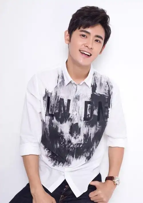 艺人:李欣泽写真