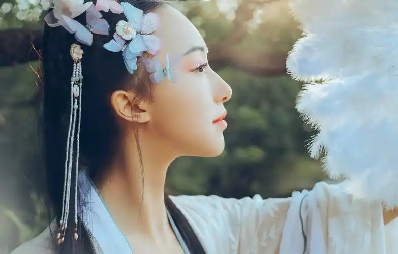 极品古风汉服美女美艳养眼写真图片