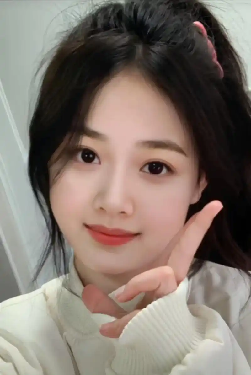 遇事不决,可问春风.春风不语,万事随心#治愈系笑容 #耐看型 - 抖音