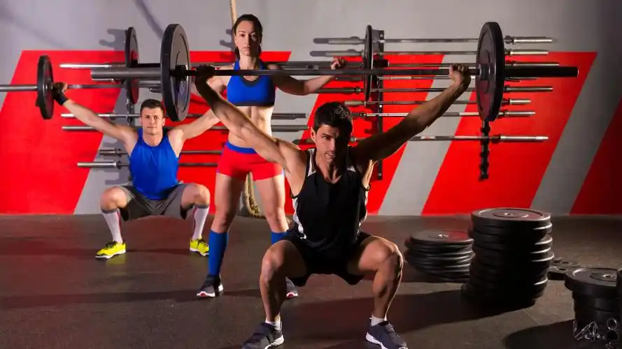 健身房健身的肌肉男图片健身健身房姿势肌肉男