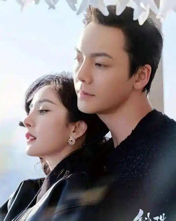 据了解,杨幂的新恋情对象是一位31岁的男演员,名叫刘昊然.