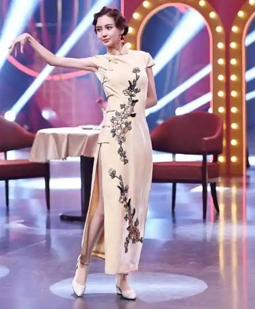 杨颖参加《王牌对王牌》,旗袍造型惊艳,现场画鹿晗神似_节目_孩子