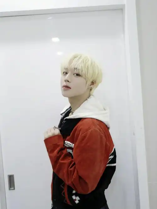 金发击昏尼脆骨