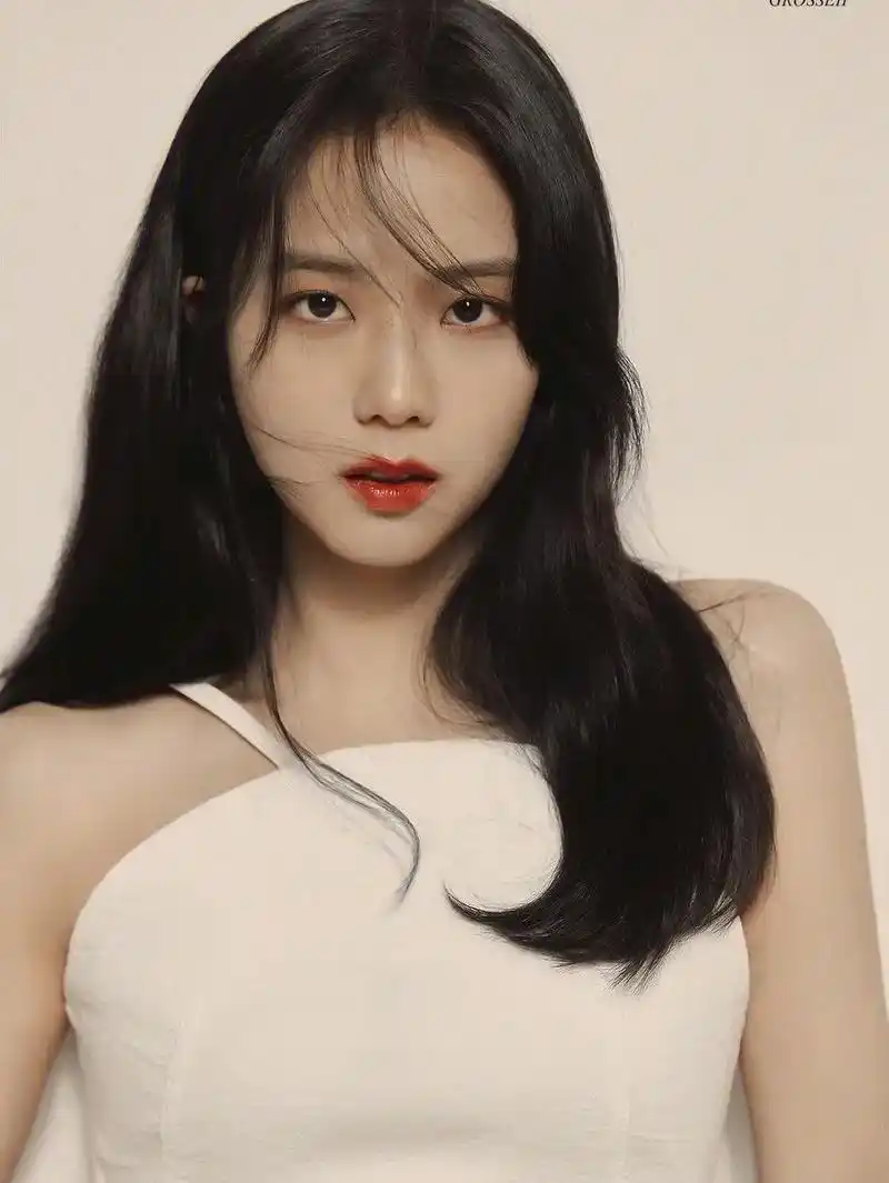 韩国女星金智秀28岁,身高162,是女团成员是演员,歌手,主 - 抖音