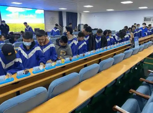 通辽市近日,通辽市开鲁县公安局禁毒大队走进县第三中学,开展"禁毒