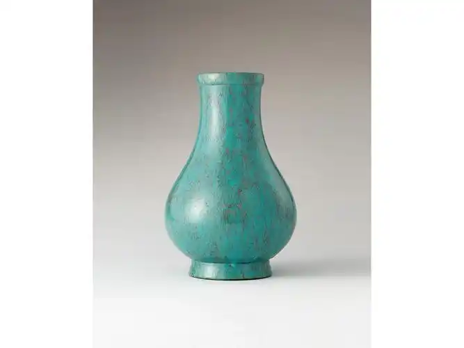 >清雍正 炉钧釉弦纹瓶
