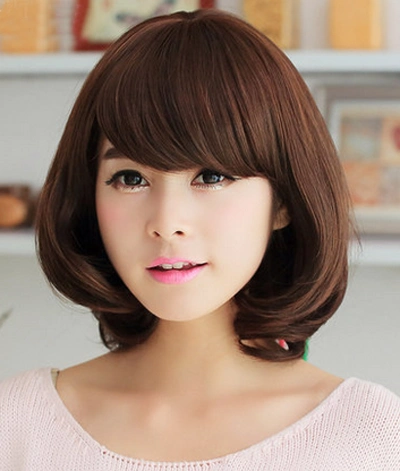 (1)椭圆脸形:是一种比较标准的脸形,好多的发型均可以适合,并能达到很