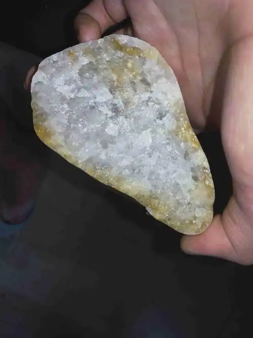 想知道这是类型的石头 是否有收藏简直?