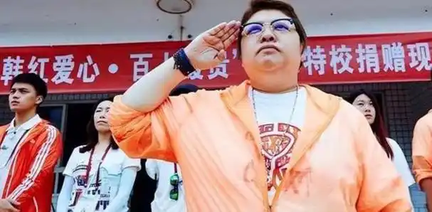 当徐峥有了头发韩红漂亮当初李宇春留起长发你能认出他们吗