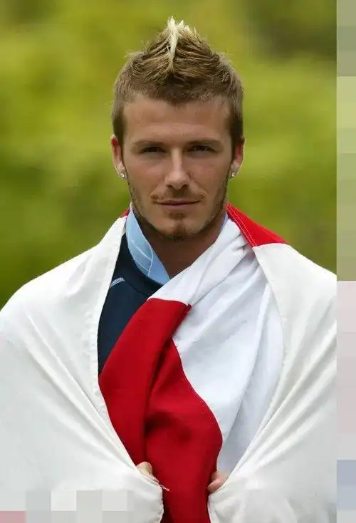 2020年男生莫西干头发型帅气的男生短发图片