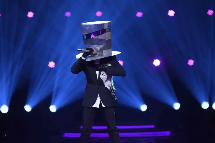 蒙面唱将第二季顽皮绅士长不大是谁,顽皮的绅士是黄丽玲吗