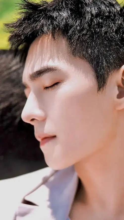 杨洋 这鼻子是人类能拥有的鼻子吗?