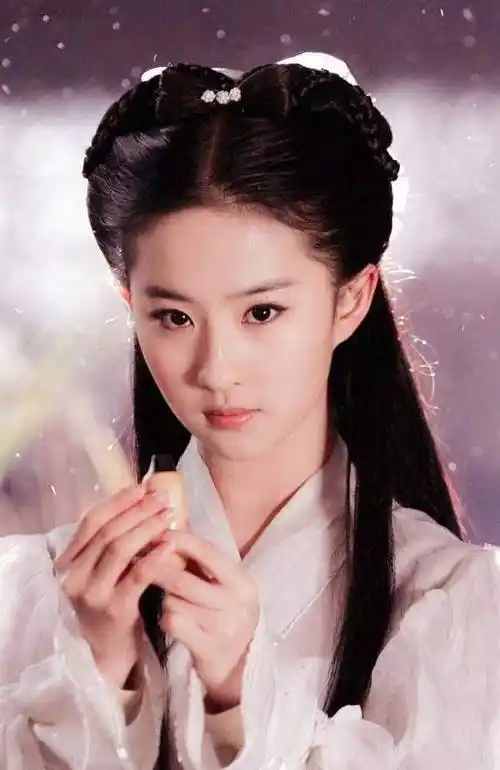 16岁的刘亦菲到底有多清纯?