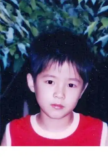 的太糊惹  @欧美经典影视说:#刘昊然童年旧照# 刘昊然小时候好可爱啊