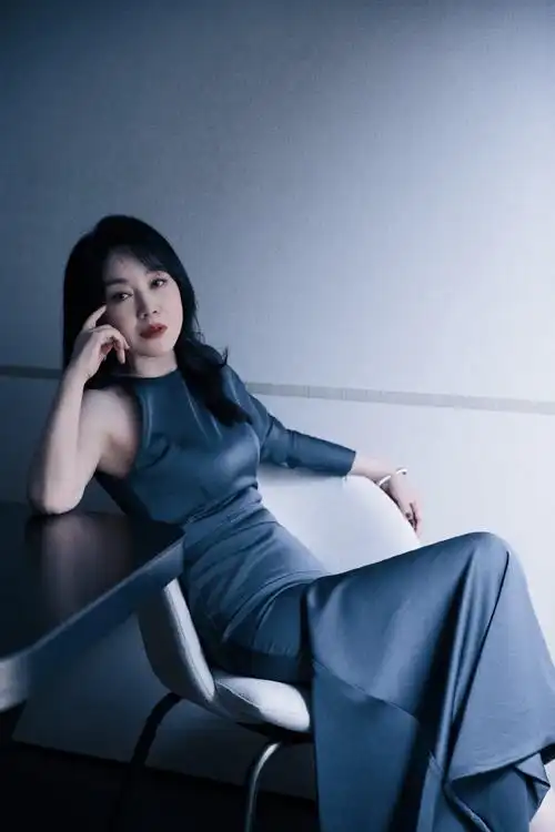 闫妮白玉兰又微醺上了##闫妮白玉兰松弛感拉满了