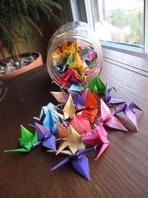 情人节礼物【千纸鹤】千纸鹤代表对被送的人的祝愿,每只千纸鹤承载一