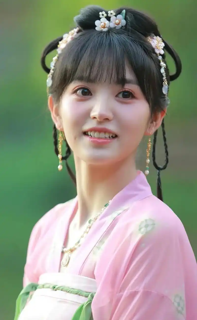 田曦薇高清妩媚写真楚楚动人