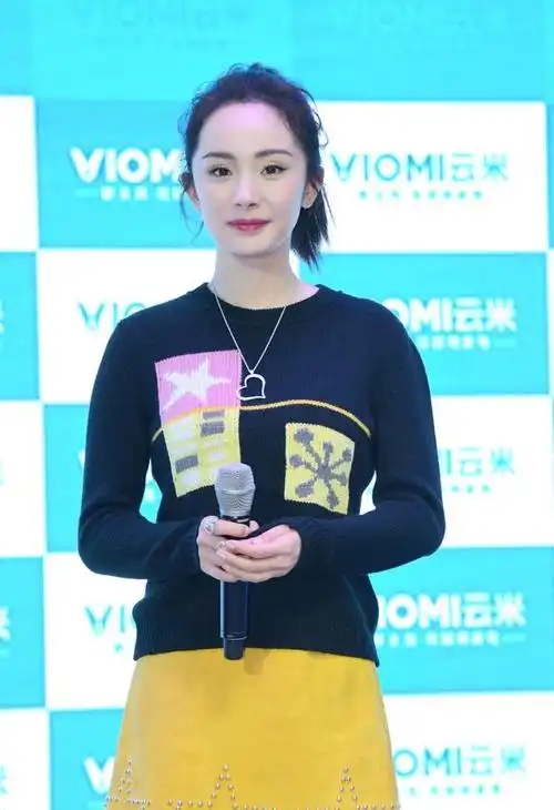 然而,除了她的职业生涯,杨幂的个人生活也一直备受关注.