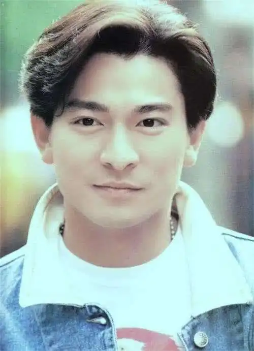 年轻时候的刘德华有多帅,颜值碾压小鲜肉,怪不得人家是天王