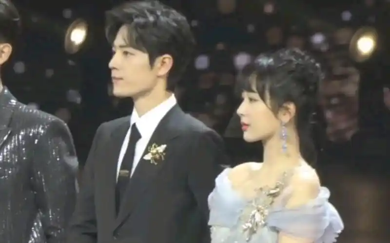 2019微博之夜肖战杨紫最后合影