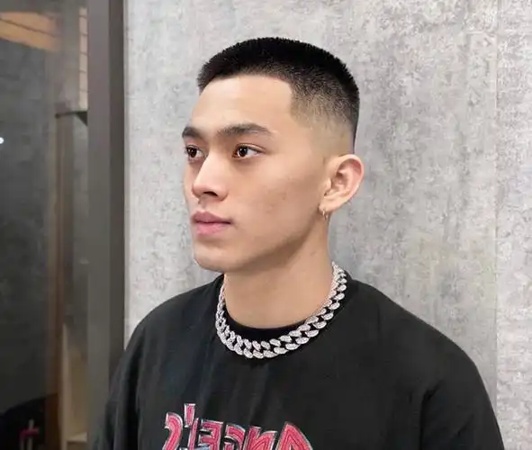 越剪越帅气的4款男生发型,简单干净显精神,喜欢可以剪同款