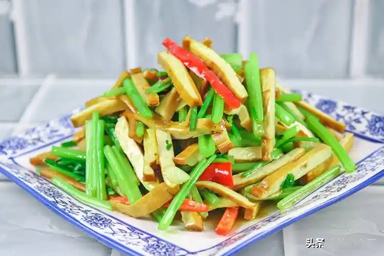 冬天多吃芹菜身体好分享5种芹菜做法清爽解腻孩子不挑食